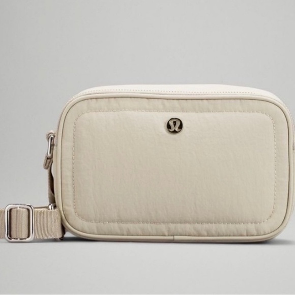 Lululemon Camera Bag Crossbody Raw Linen Rare - Picture 1 of 5